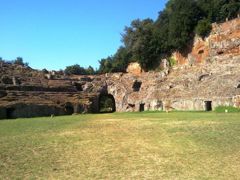 Sutri, Amphitheatro