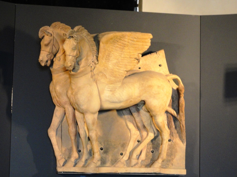 Tarquinia, Museo Etrusco, i Cavalli Alati